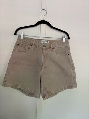 Abercrombie & Fitch High-Rise The Dad Short - Light Taupe - Size 30 - Curve Love